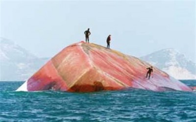 Γιατί ανατράπηκε το τσιμεντάδικο “Δύστος” και έγινε υγρός τάφος για 20 ανθρώπους τα Χριστούγεννα του 1996. Κατάδυση στο ναυάγιο (βίντεο)