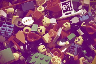 LEGO. Τα παιχνίδια που έφτιαξε ένας μαραγκός για να ξεχάσουν τα παιδιά του τον θάνατο της μητέρας τους