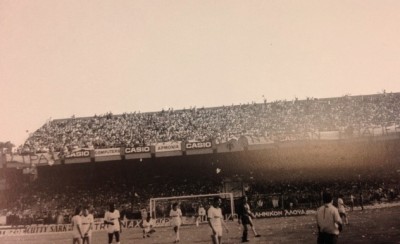 1955. Η ΑΕΚ θεμελιώνει το γήπεδο της στη Νέα Φιλαδέλφεια και στα εγκαίνια αντιμετωπίζει τη Μπαρτσελόνα