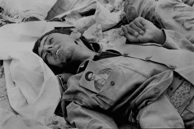 Η μαζική σφαγή παιδιών του Ιράν που πολέμησαν στην πρώτη γραμμή στο όνομα του Χομεινί. Τα έστειλε στη μάχη χωρίς εκπαίδευση και στρατιωτική κάλυψη