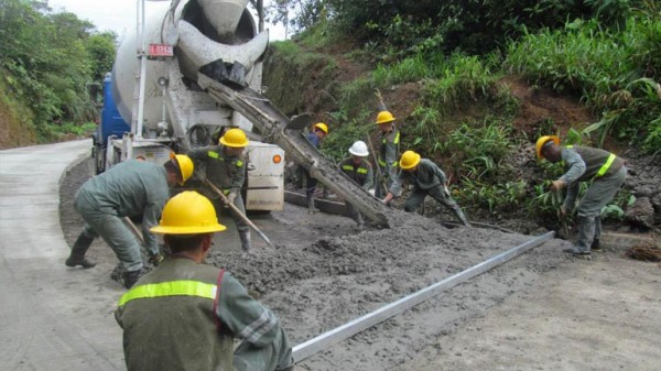Στην Κολομβία, ξεκίνησαν τα έργα για την κατασκευή δρόμου
