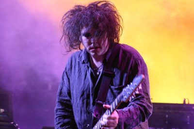 Έκοψαν το μικρόφωνο στον Robert Smith των Cure γιατί δεν σταματούσε να τραγουδά! (βίντεο)