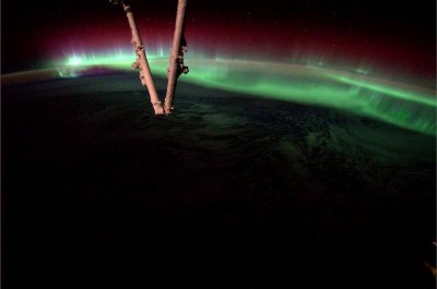 Η διαστημική φωτογραφία με το Σέλας που τράβηξε o αστροναύτης Reid Wiseman κάνει τον γύρο του κόσμου. Στον Μεσαίωνα η εκκλησία έλεγε ότι είναι προμήνυμα κακού