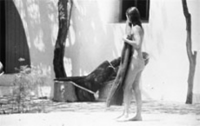 “Ο Ωνάσης έστειλε τους παπαράτσι να φωτογραφίσουν γυμνή την Τζάκι Κένεντι, για να την ταπεινώσει”. Αυτό ισχυρίζεται ο συγγραφέας Κ. Άντερσεν.