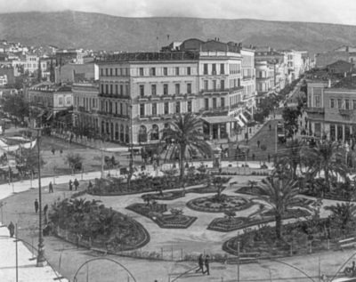 Πότε η Ομόνοια είχε φοίνικες και ονομαζόταν πλατεία Τζιρίτι. Εκεί αρχικά θεμελιώθηκαν τα ανάκτορα, αλλά ο Όθωνας άλλαξε γνώμη την τελευταία στιγμή