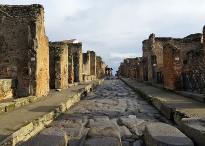 pompeii-street-1