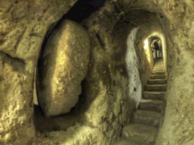 Η υπόγεια πόλη όπου κρύβονταν οι χριστιανοί της Καππαδοκίας. Αριθμούσε χιλιάδες κατοίκους και ερήμωσε μετά τις τουρκικές διώξεις
