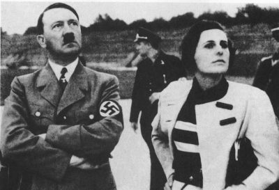 Η “νόστιμη σαν σβάστικα” Λένι Ρίφενσταλ. Η φίλη του Χίτλερ και σκηνοθέτης του Γ’ Ράιχ, που προπαγάνδισε την άρια φυλή. Απέρριψε τις σεξουαλικές επιθέσεις του “σακάτη” Γκέμπελς και εργαζόταν μέχρι τα 101