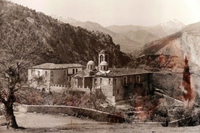 Γιατί γκρέμισαν το ιστορικό μοναστήρι όπου ορκίστηκε ο ήρωας του 1821, Γεώργιος Καραϊσκάκης; Οι φήμες για τον κρυμμένο θησαυρό του Αλή Πασά και οι εργολαβίες