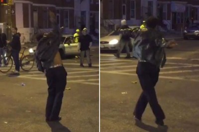 Την ώρα που η Βαλτιμόρη καιγόταν, ένας νεαρός διαδηλωτής έκανε moonwalking, απέναντι από την αστυνομία, τραγουδώντας το “Beat it” του Μάικλ Τζάκσον. Το τραγούδι αναφέρεται στις συμμορίες