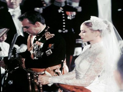 Η Γκρέις Κέλι παντρεύεται τον Πρίγκιπα του Μονακό μετά από αμέτρητες αποτυχημένες σχέσεις. Το δώρο του Ωνάση ήταν μια θαλαμηγός!