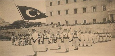 Τουρκικό άγημα παρελαύνει στο Μνημείο Αγνώστου Στρατιώτη; Μια ξεχασμένη ιστορία από την εποχή που ο Ελευθέριος Βενιζέλος πρότεινε για Νόμπελ Ειρήνης τον Κεμάλ Ατατούρκ
