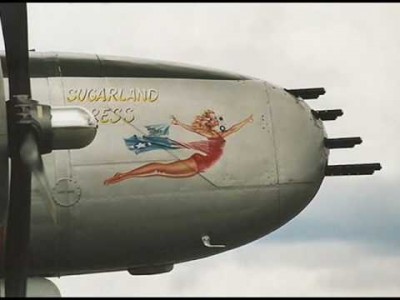 Γυναίκες, καρχαρίες και άλλα συμβολικά μηνύματα στη μύτη των μαχητικών αεροπλάνων. Η περιφρονημένη τέχνη που ανύψωνε το ηθικό των πιλότων και γοήτευσε τον θρυλικό συγγραφέα Τζέιμς Τζόουνς (βίντεο)