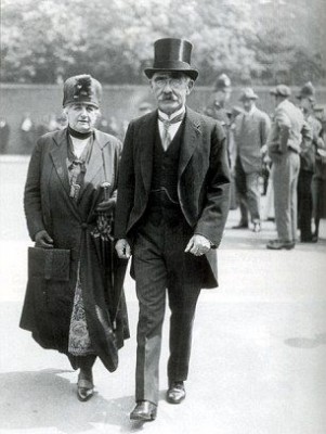 Ο Κίπλινγκ και η σύζυγός του, Κάρι