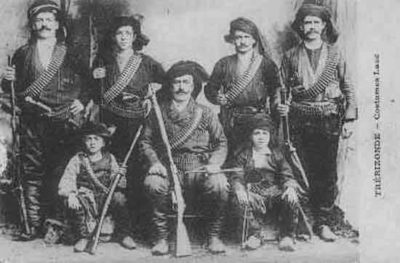Οι «Θερμοπύλες» του ποντιακού ελληνισμού. Οι εγκλωβισμένοι Πόντιοι αντάρτες αλληλοσκοτώνονται προκειμένου να μην πέσουν στα χέρια των Τούρκων, στον διωγμό του 1914 στο Οτ Καγιά!