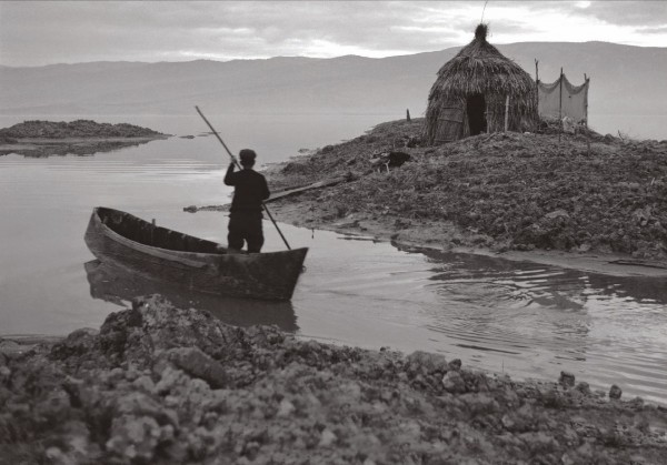 Η λίμνη Κάρλα όπως ήταν το 1963. Φωτογραφία: Τάκης Τλούπας