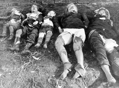 Γερμανίδες αιχμάλωτες των Συμμάχων. Δύο εκατομμύρια γυναίκες βιάστηκαν από τους Σοβιετικούς μετά την ήττα της Γερμανίας. “Δεν είχαν στόχο τη σεξουαλική ικανοποίηση, αλλά την ταπείνωση του εχθρού”, λένε ιστορικοί