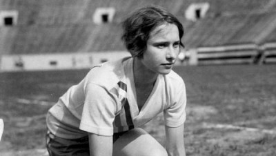 Η γυναίκα που έπεσε με αεροπλάνο και τη θεώρησαν νεκρή. Την “έσωσαν” στο γραφείο κηδειών που παρατήρησαν ότι αναπνέει. Ήταν η Μπέτυ Ρόμπινσον, η πρώτη γυναίκα που στα 17 της, κέρδισε χρυσό μετάλλιο στα 100μ σε ολυμπιακούς αγώνες