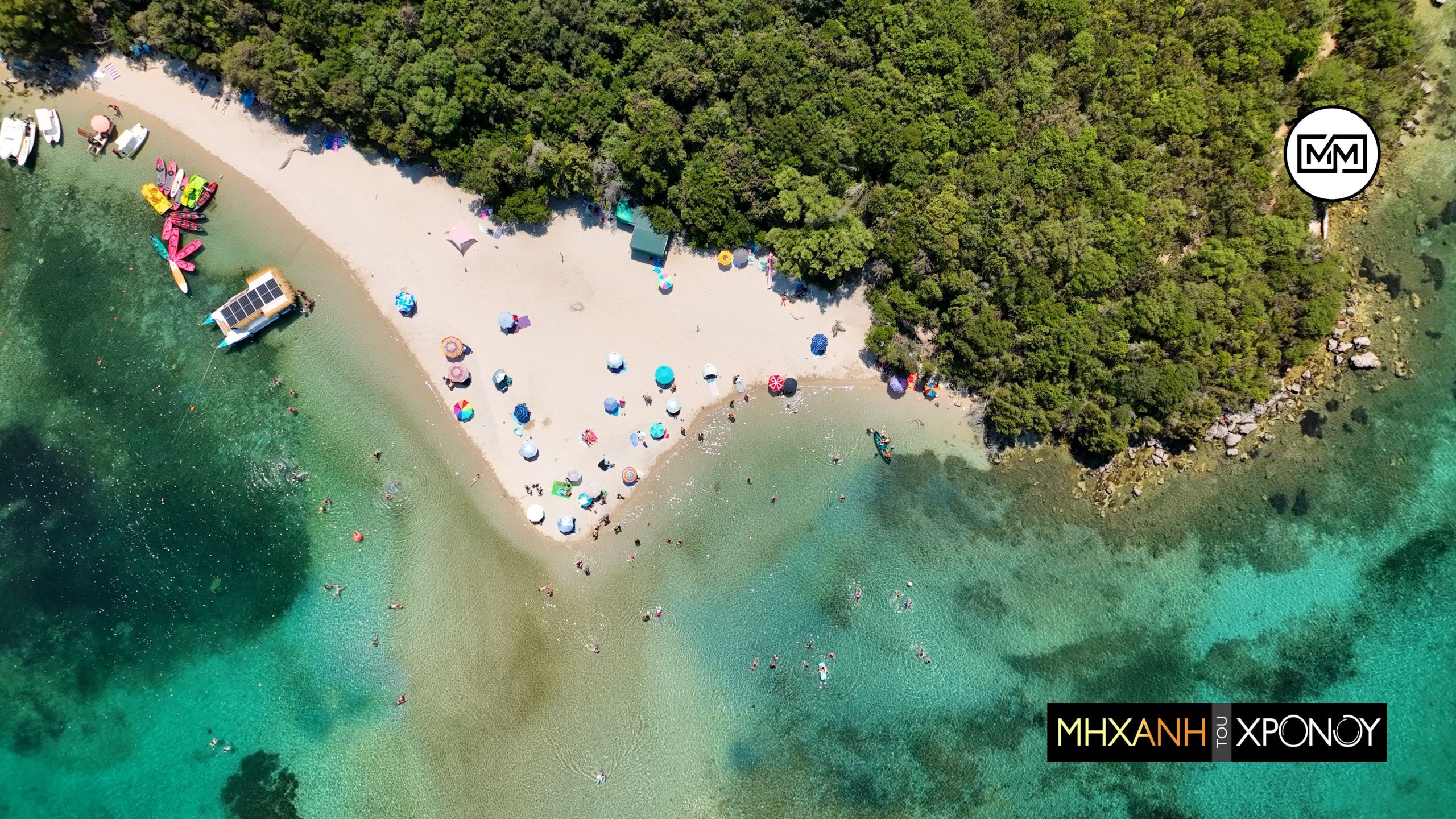 Σύβοτα. Γιατί τα αποκαλούν «Καραϊβική» της Ελλάδας. Δείτε τις διάσημες παραλίες και τα κατάφυτα νησάκια (βίντεο)