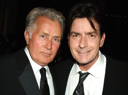 Ο Charlie Sheen με τον πατέρα του Martin Sheen