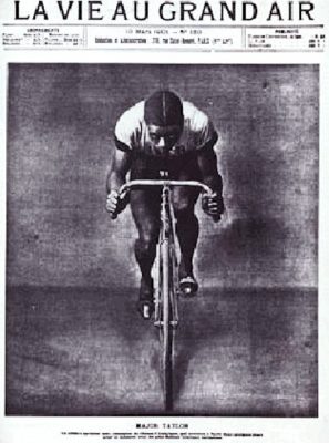 Ο «Τρανός» Τέιλορ ήταν ο δεύτερος έγχρωμος άνδρας που έγινε παγκόσμιος πρωταθλητής, μετά τον Καναδέζο αρσιβαρίστα Τζόρτζ Ντίξον (George Dixon)