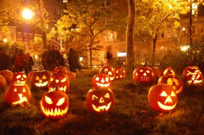 Πώς βγήκε το “Halloween” η γιορτή με τα κεριά και τις κολοκύθες που έγινε η πιο εμπορική γιορτή στην Αμερική με τζίρο ισάξιο των Χριστουγέννων