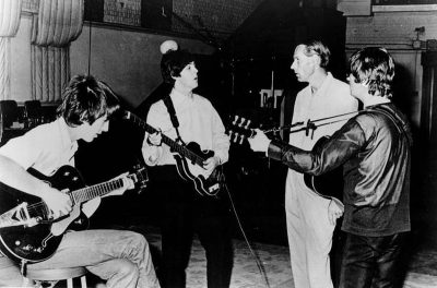 Ο πρώτος ντράμερ των Beatles ήταν ο αδελφός του ΜακΚάρτνεϊ. Η τεράστια ατυχία του που έγινε η αιτία να εγκαταλείψει το γκρουπ. Τα αδέλφια ασχολήθηκαν με τη μουσική για να ξεπεράσουν τον θάνατο της μητέρας