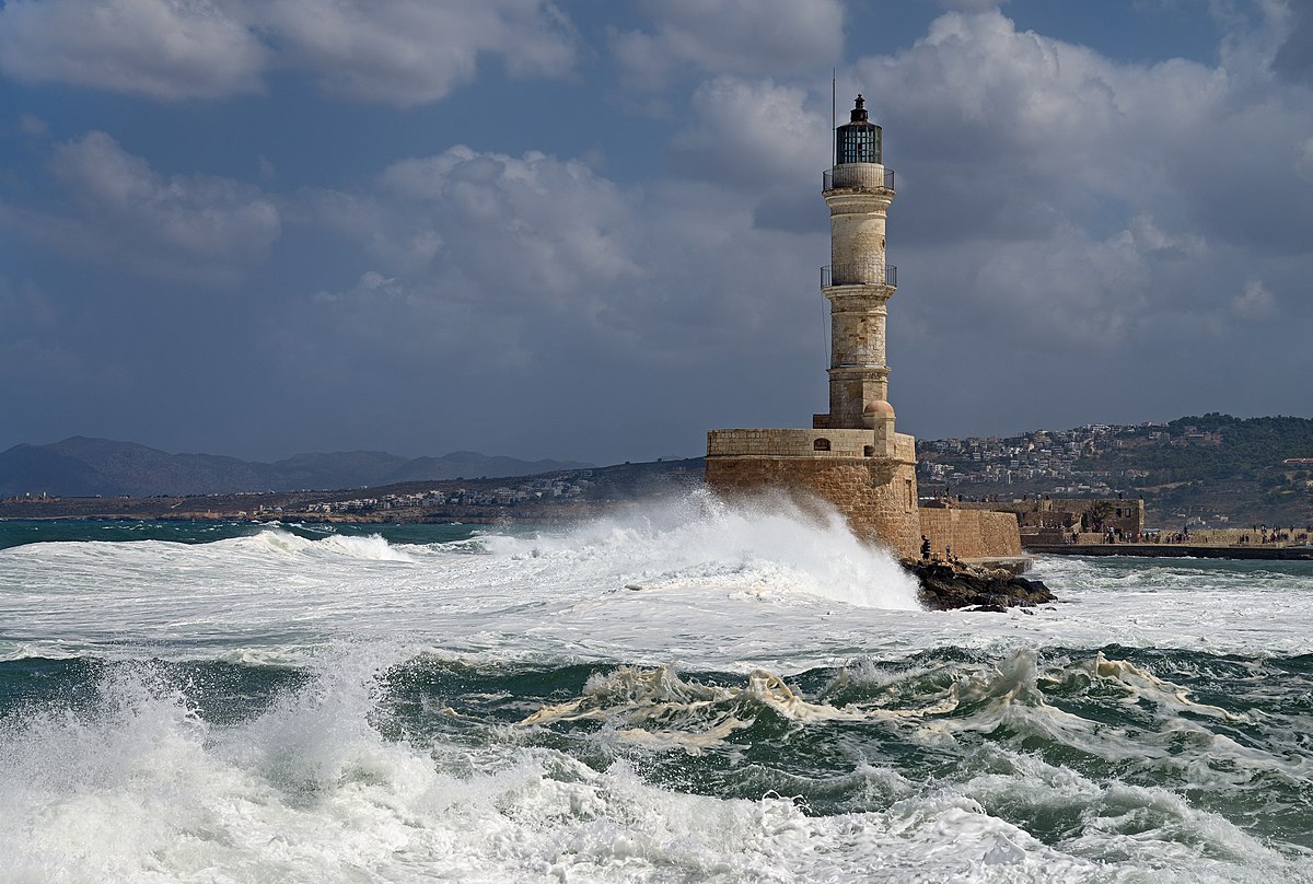 120 παραδοσιακοί φάροι που για δύο αιώνες έσωζαν τα πλοία και τις ζωές των ναυτικών. Που βρίσκεται ο μοναδικός φάρος που έχει κατασκευαστεί σε βράχο μέσα στη θάλασσα