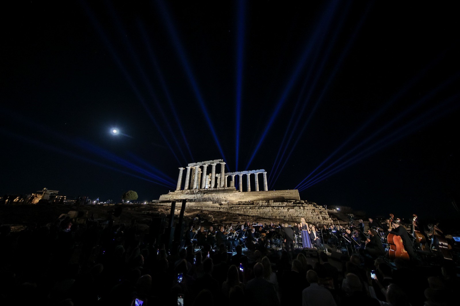 Πως ήταν το Σούνιο τα αρχαία χρόνια. Το ισχυρό φρούριο, το εμπορικό λιμάνι και μυστική ναυτική βάση. Δείτε πως φωτίστηκε