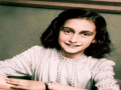 Το βίντεο ντοκουμέντο με την 13χρονη  Άννα Φρανκ, θύμα του Ολοκαυτώματος των Ναζί. Την απαθανάτισαν τυχαία κατά τη διάρκεια ενός γάμου