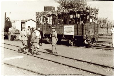 Οι “κλούβες του θανάτου” των Ναζί. Στοίβαζαν Έλληνες αιχμαλώτους ως ασπίδα για να εμποδίζουν τα σαμποτάζ στα τρένα