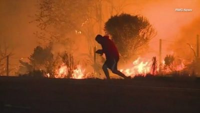 Άνδρας έβαλε σε κίνδυνο τη ζωή του για να σώσει ένα κουνέλι από τη φωτιά