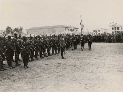 Η συγκλονιστική ιστορία δύο αδερφών που ξαναέσμιξαν μετά τη μάχη της Δοϊράνης. Στρατολογήθηκαν με τη βία στον βουλγαρικό στρατό, αλλά κατάφεραν να δραπετεύσουν. Ο ένας θεωρούσε τον άλλο νεκρό