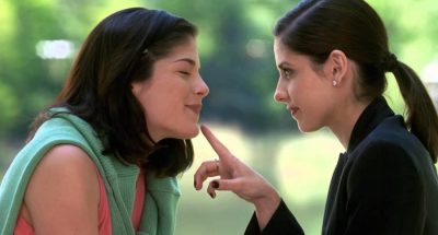 Το βραβευμένο φιλί των κοριτσιών στο “Cruel Intentions” θεωρήθηκε αποτυχημένη λήψη και αρχικά την απέρριψαν. Γιατί τελικά στους κινηματογράφους προβλήθηκε η πρώτη σκηνή