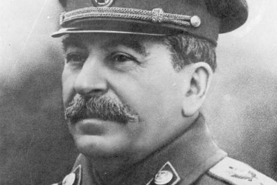 Ο δισέγγονος του Στάλιν ζητά να γίνει εκταφή: «Ξεθάψτε τον, να μάθουμε τι τον σκότωσε!»