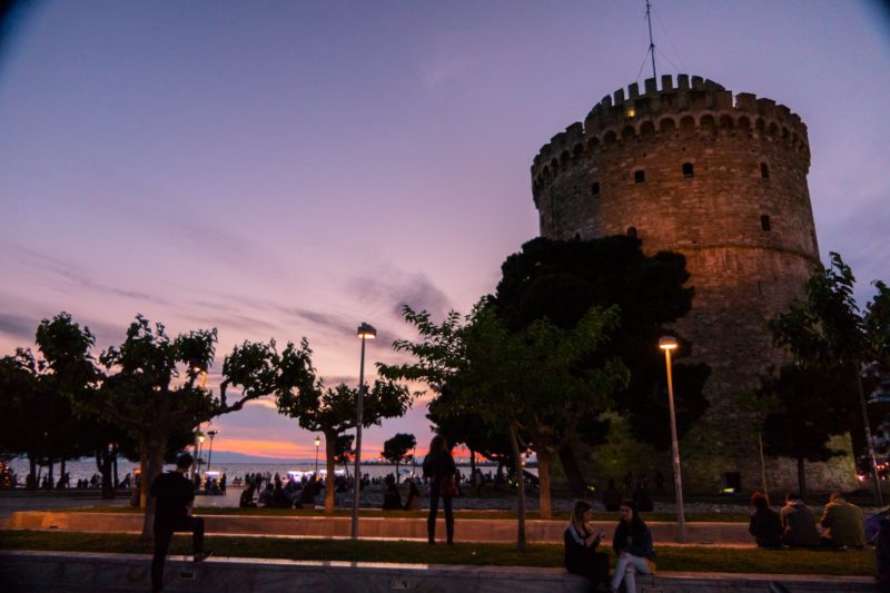 Λέων Τριπολίτης, ο χριστιανός πειρατής που έγινε μουσουλμάνος. Κατέλαβε τη Θεσσαλονίκη, δολοφόνησε και σκλάβωσε τους κατοίκους της. Την ερήμωσε για πολλά χρόνια