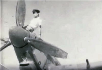 Ο θρυλικός πιλότος Γιώργος Πλειώνης. Καταδίωξε το Ρόμελ, πολέμησε στην Κορέα και απέρριψε τη Χούντα