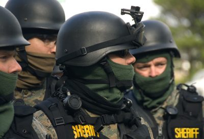 SWAT, η επίλεκτη αστυνομική δύναμη που δημιουργήθηκε μετά από ένα μακελειό με 14 νεκρούς. Το φιάσκο στο Ιράκ