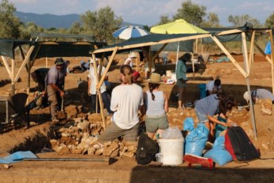 Αποκαλύφθηκε αρχαία πόλη του βασιλείου του Νέστορα που ήταν προίκα σε μια από τις κόρες του. Είχε δύο μέγαρα, δίκτυο ύδρευσης και αποχέτευσης και κατακτήθηκε από γειτονικό ηγεμόνα