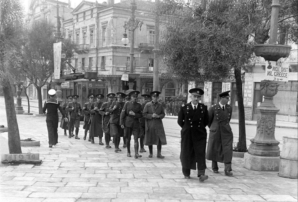 Πώς ο Άγγελος Έβερτ απέτρεψε την επίθεση με χειροβομβίδα στο σπίτι του Γεωργίου Παπανδρέου μετά το αιματοβαμμένο συλλαλητήριο των Δεκεμβριανών