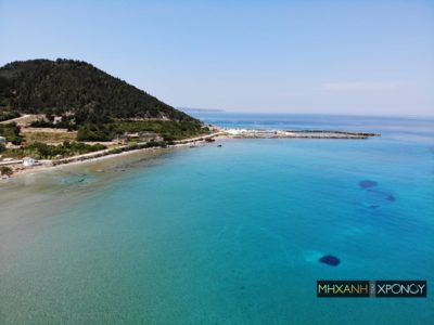 Μαθράκι. Το μικροσκοπικό νησί του Ιονίου με την ξεχωριστή ντοπιολαλιά. Είναι κράμα αρχαίων ελληνικών και ιταλικών. Δείτε από ψηλά την εκπληκτική ακτογραμμή (drone)