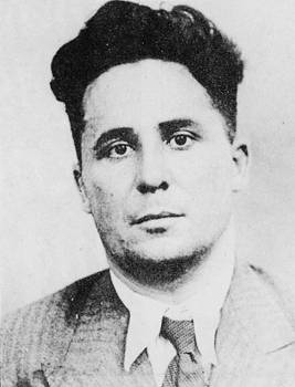 Τι έγραφε το 1936 η Βραδυνή για τον Νίκο Ζαχαριάδη. “Βίαιος, έξυπνος, άνθρωπος της δράσης, μαυριδερός, κοντός και επαναστάτης, όχι κοινής αντοχής!