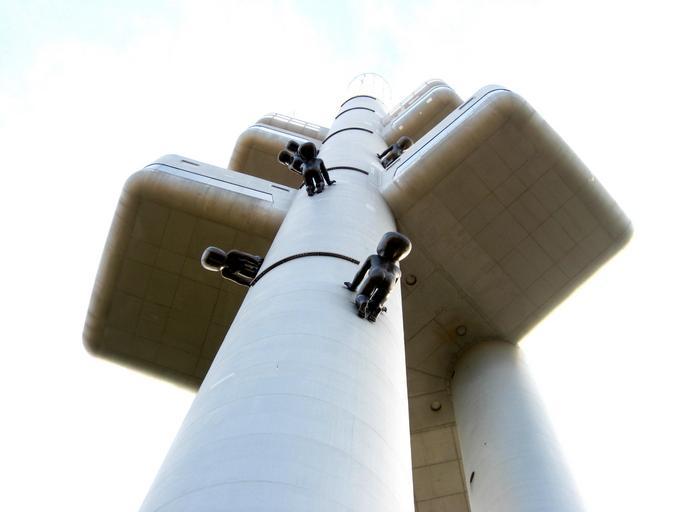 Žižkov crawling babies tv tower 