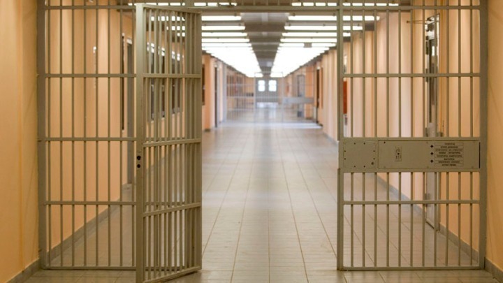 Μεγάλη έρευνα στις φυλακές Ιωαννίνων. Κρατούνται ο υποδιευθυντής και υπάλληλοι