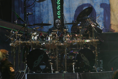 Πέθανε ο ντράμερ και συνιδρυτής των Slipknot, Joey Jordison, σε ηλικία 46 ετών. Έπασχε από εγκάρσια μυελίτιδα