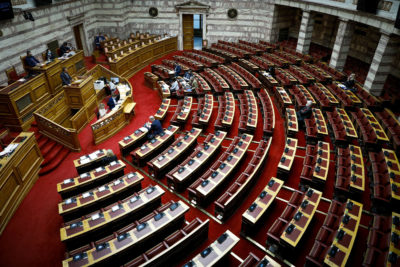 Πολιτική πόλωση. Καταψηφίστηκε η πρόταση μομφής από 159 βουλευτές. Προσωπική επίθεση Μητσοτάκη σε Ανδρουλάκη, Κασελάκη και «παράκεντρα»