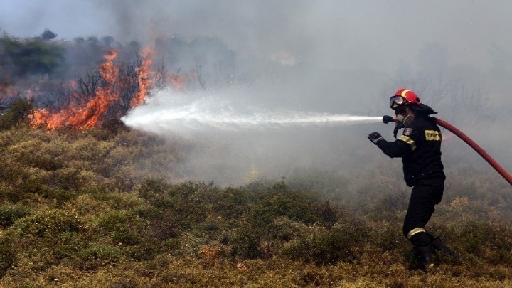 Σε εξέλιξη πυρκαγιά στο Αγγελοχώρι Θεσσαλονίκης. Μέχρι στιγμής δεν απειλούνται σπίτια