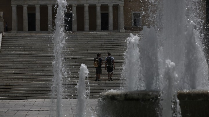 Όλα τα μέτρα του Υπουργείου Εργασίας ενόψει καύσωνα. Για ποιους συστήνει παύση εργασιών 12:00 με 16:00