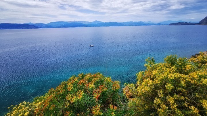 Βροχές στη Μακεδονία και μικρή πτώση της θερμοκρασίας σήμερα. Ισχυροί άνεμοι έως 8 μποφόρ στο Αιγαίο- Ο καιρός το σαββατοκύριακο