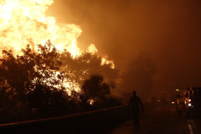 “Βοηθήστε μας, καιγόμαστε”. Δραματική έκκληση από τον πρόεδρο της κοινότητας Αφιδνών